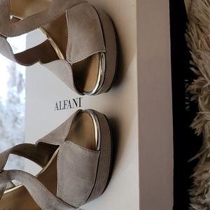 Like New Alfani Wedges